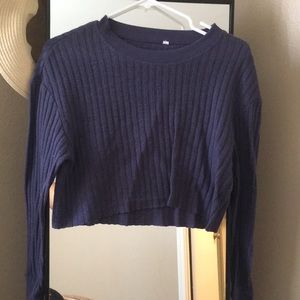 Crop top sweater